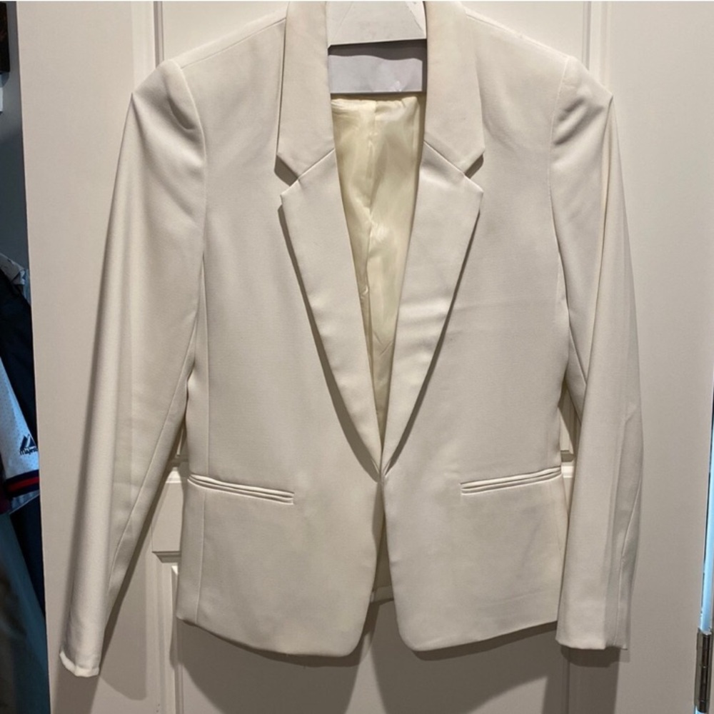 Women’s Boutique White Blazer Size Small ❤️